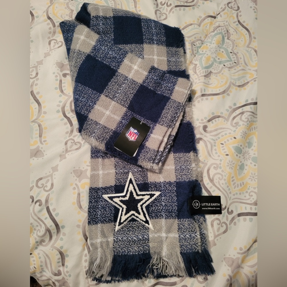 Little Earth Dallas Cowboys Blue & Gray Flannel Scarf Star Embroidery Fandom Fun